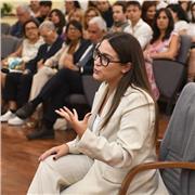 Laureanda in Giurisprudenza impartisce lezioni di diritto per gli studenti del Liceo e Istituto tecnico